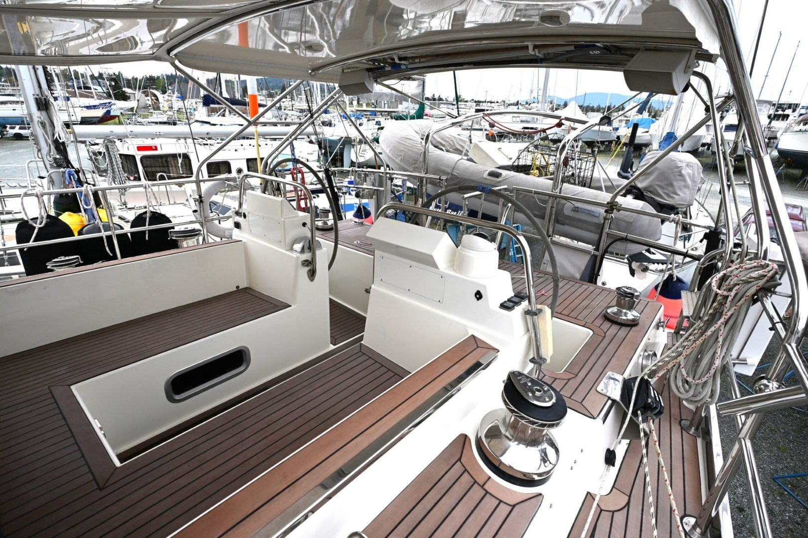 2006 Waterline 50 - Image 9