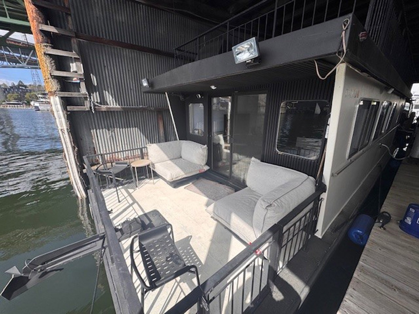 1985 Three Buoys Houseboat - Image 10
