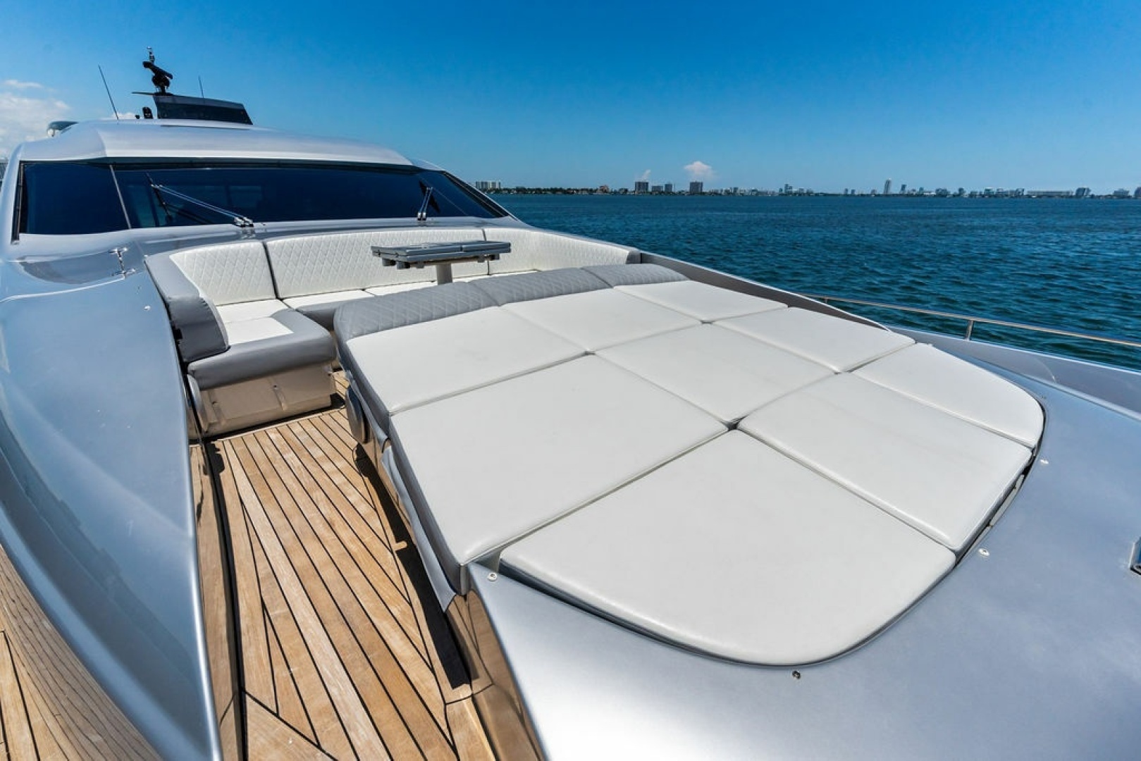 2012 Pershing 92 - Image 17