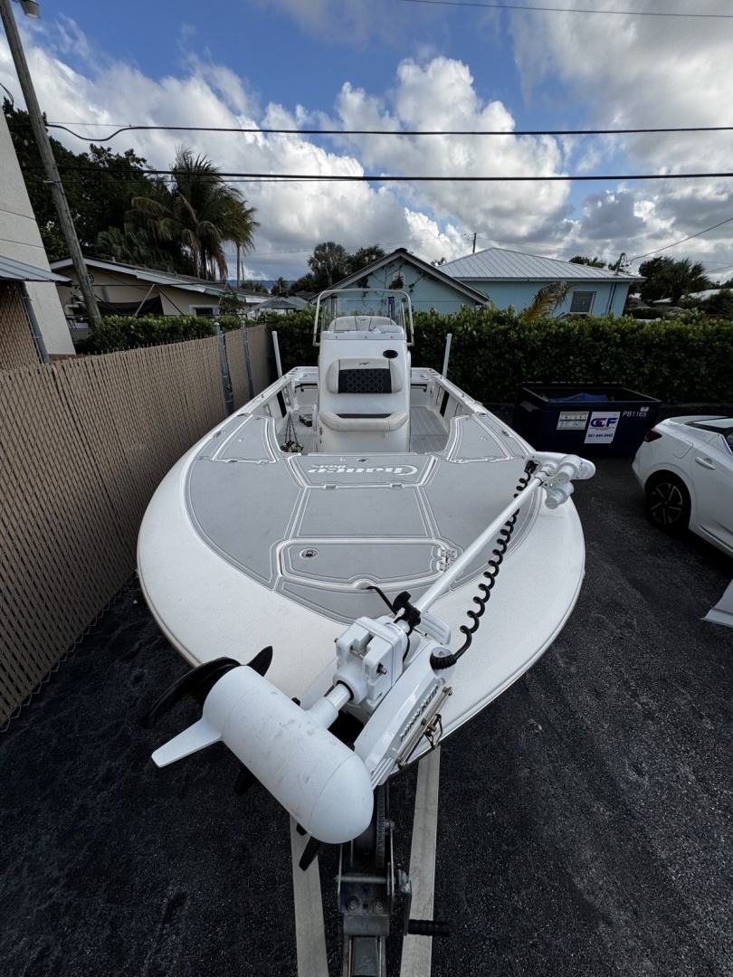 2022 Tidewater 2110 Bay - Image 2