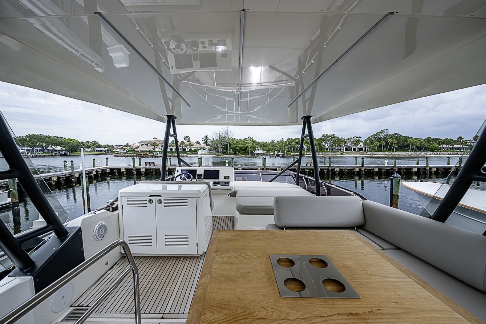 2021 Prestige 520 - Image 13