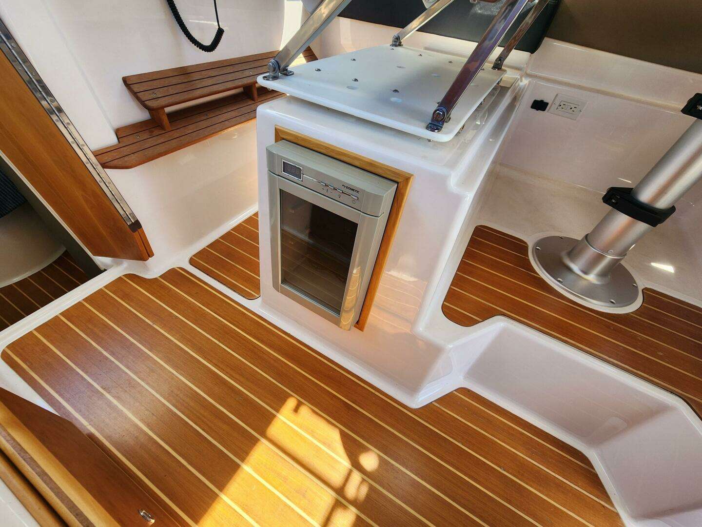 2020 Cutwater C-32 CB - Image 9