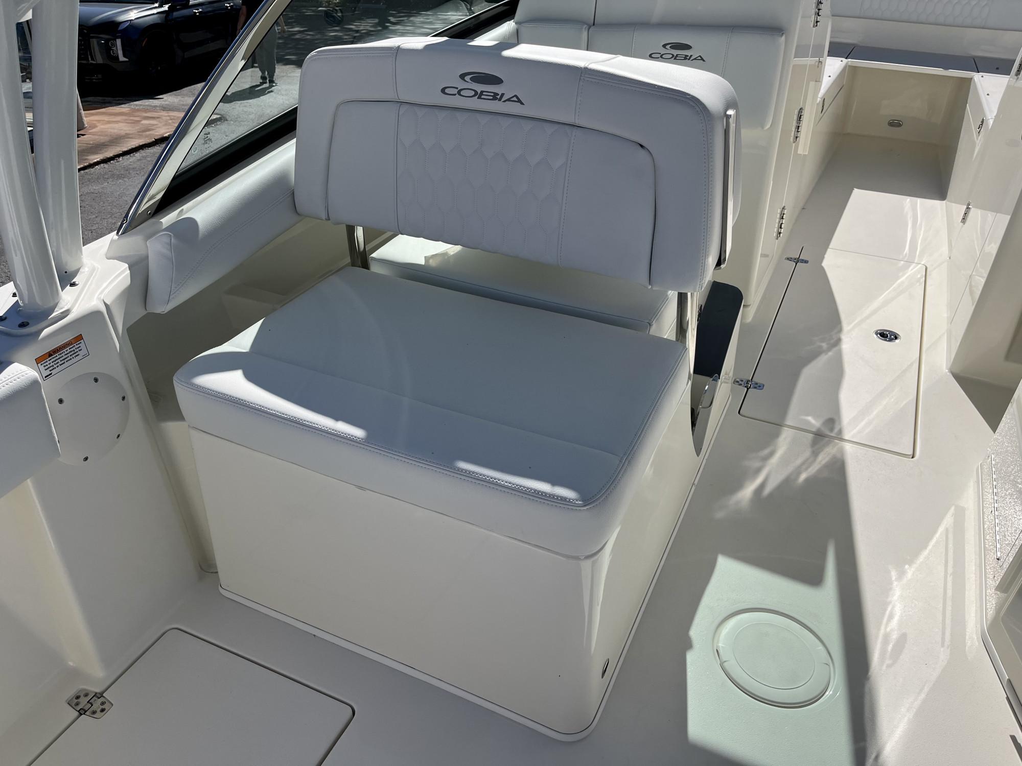 2025 Cobia 240 Dual Console - 30