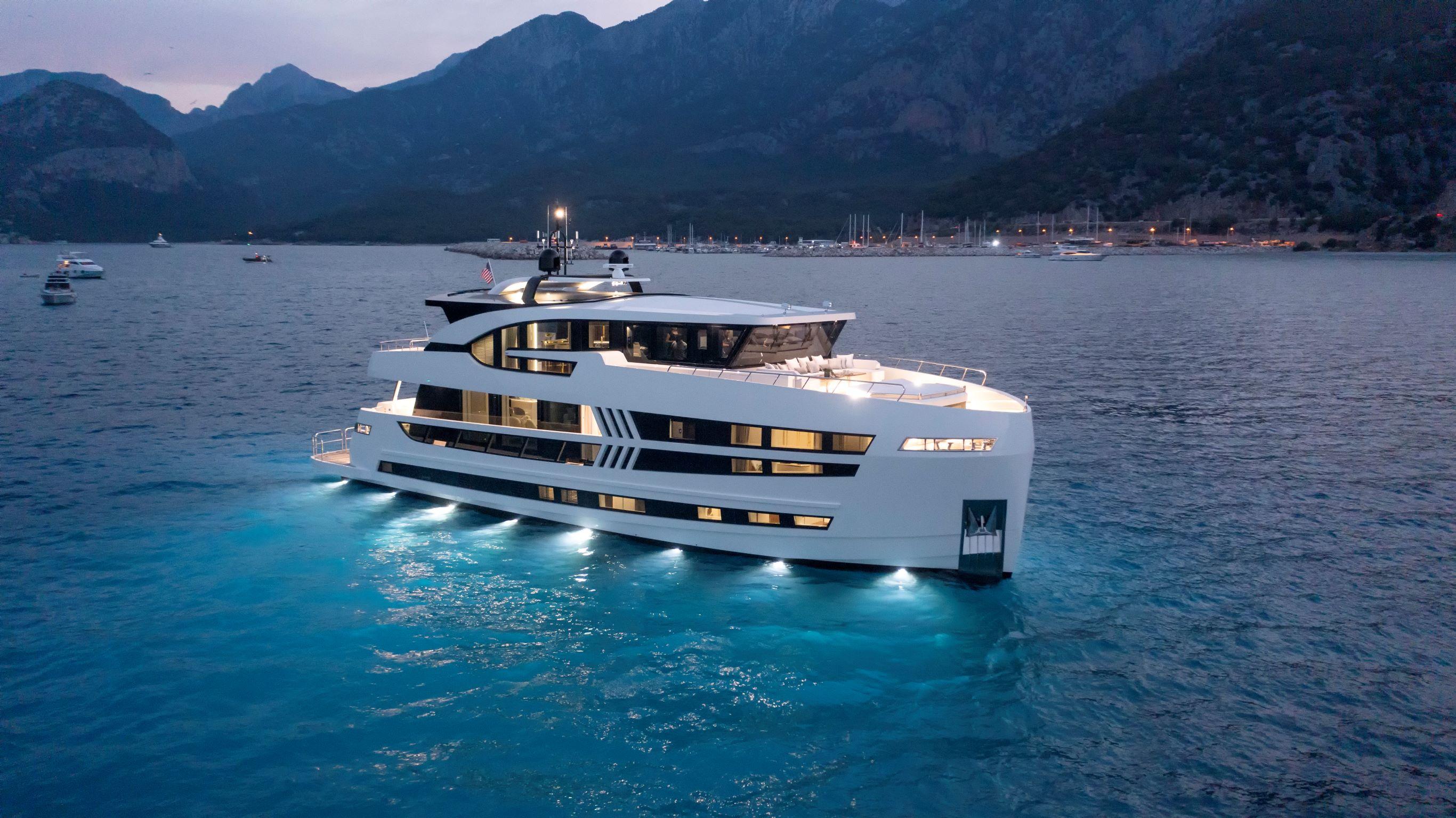 2027 Lazzara UHV 90
