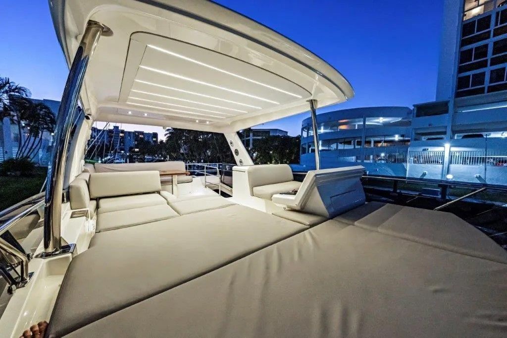 2020 Prestige 590 - 14