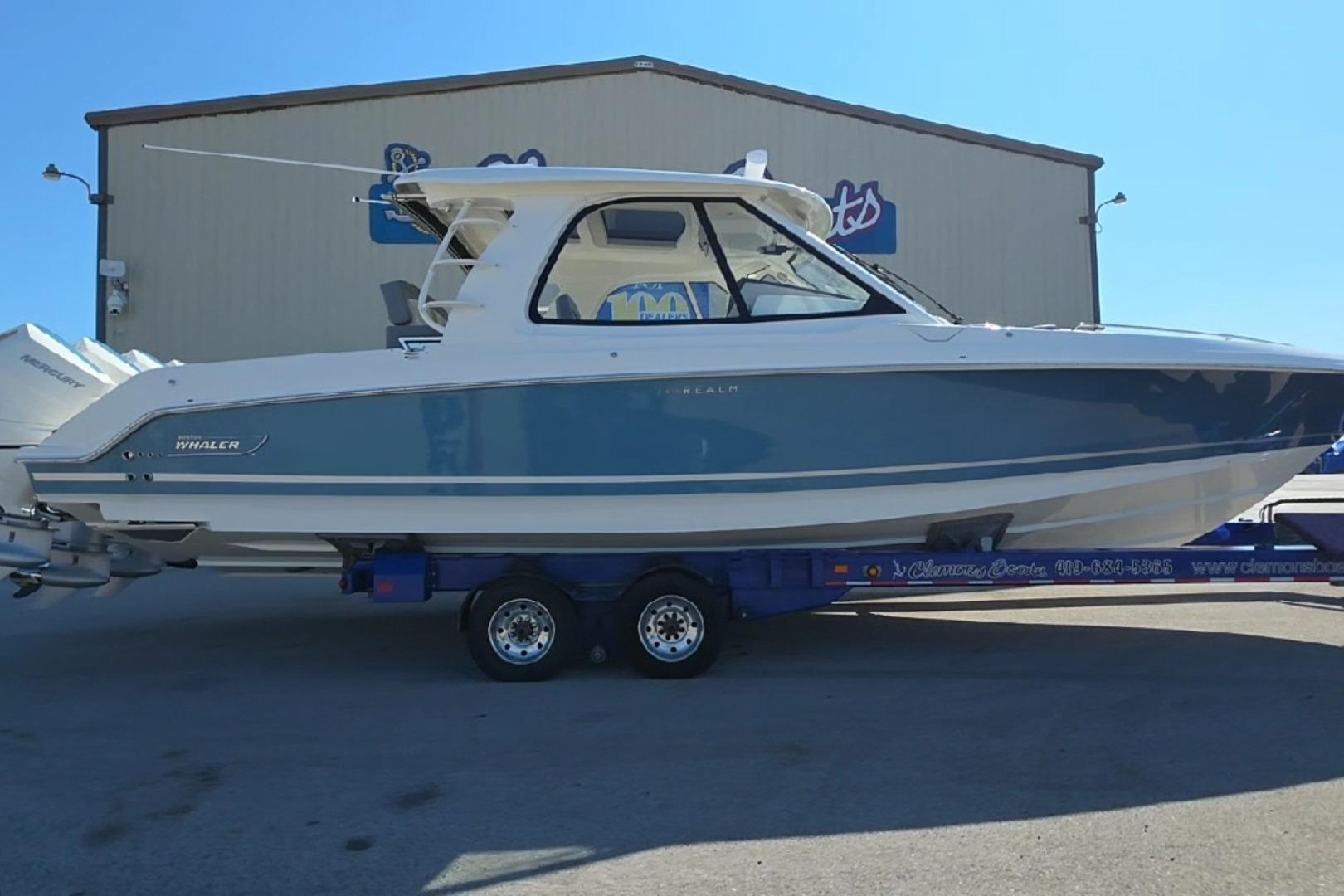 2026 Boston Whaler 380 Realm