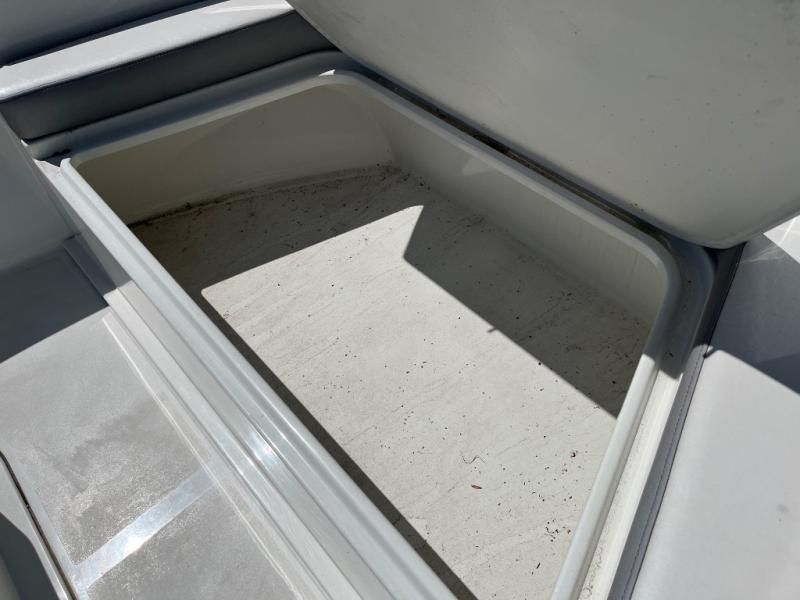 2025 Parker 18SE Center Console - 15