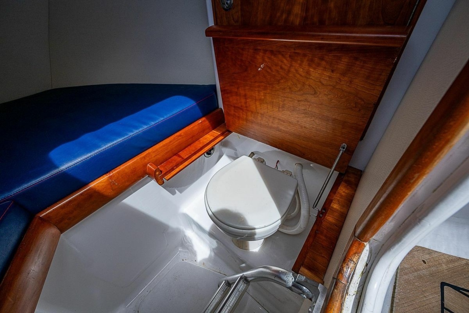 2010 Winter Custom Yachts Center Console - Image 11