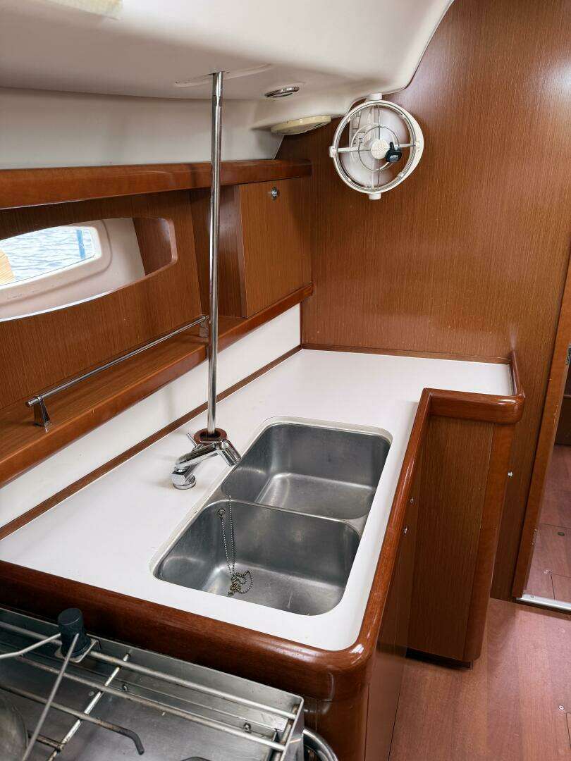2012 Beneteau 43 - Image 79