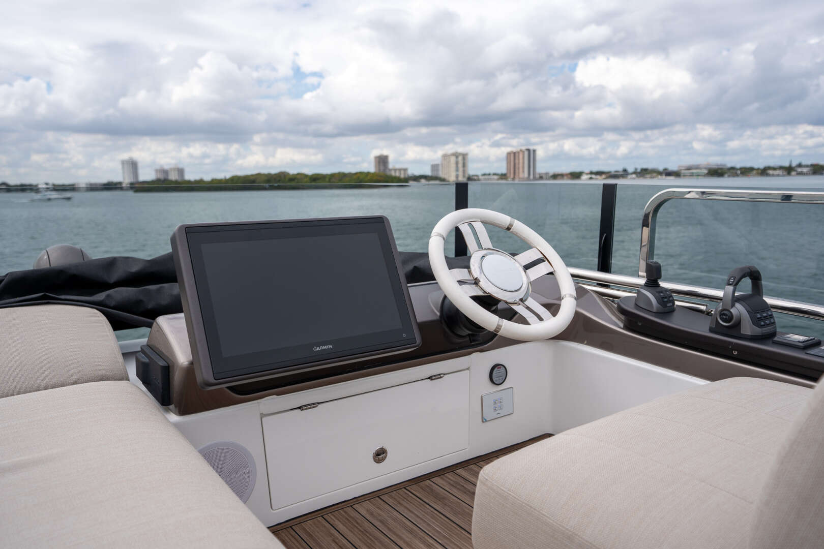 2026 Azimut Seadeck 6 - Image 35