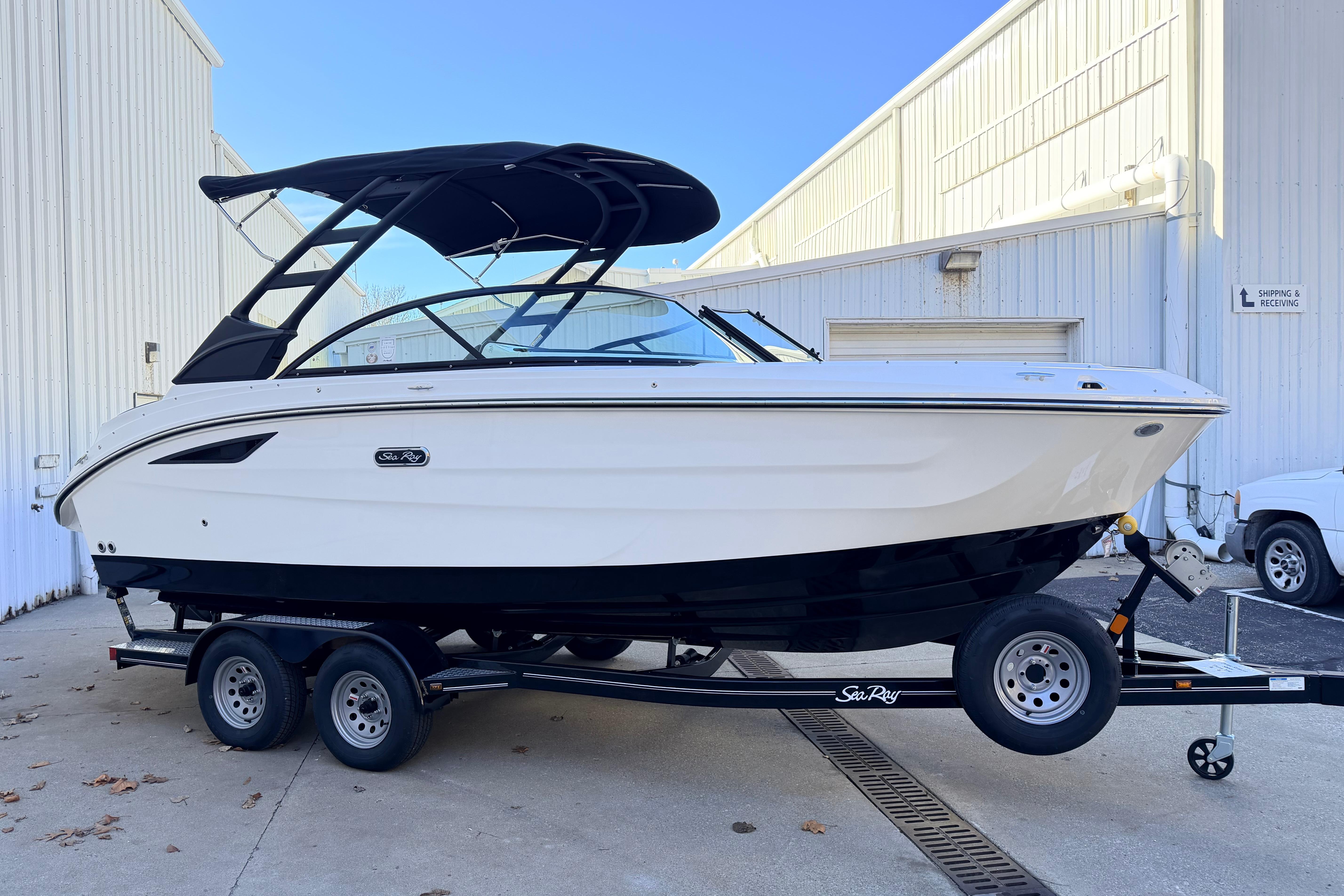 2026 Sea Ray SDX 230