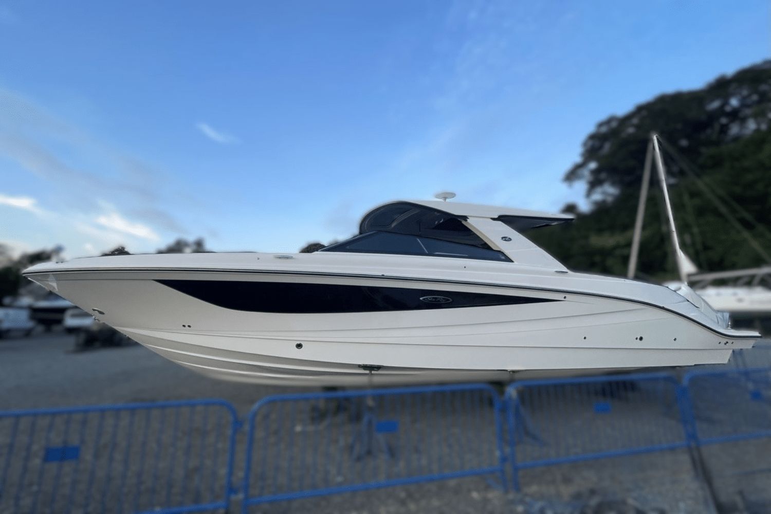 2026 Sea Ray SLX 400 Outboard
