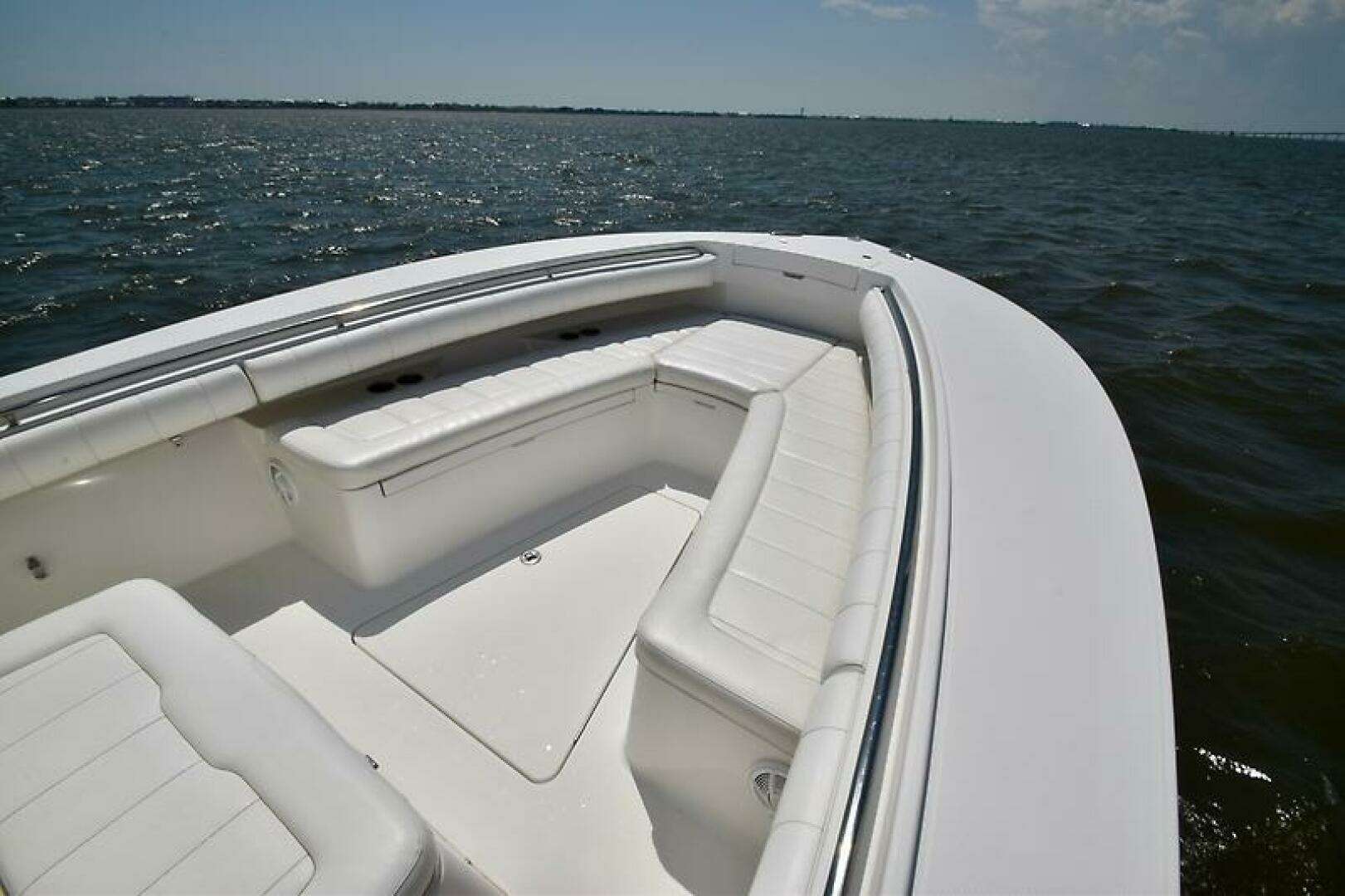 2013 Regulator 28 FS w/SeaKeeper Ride - Image 10