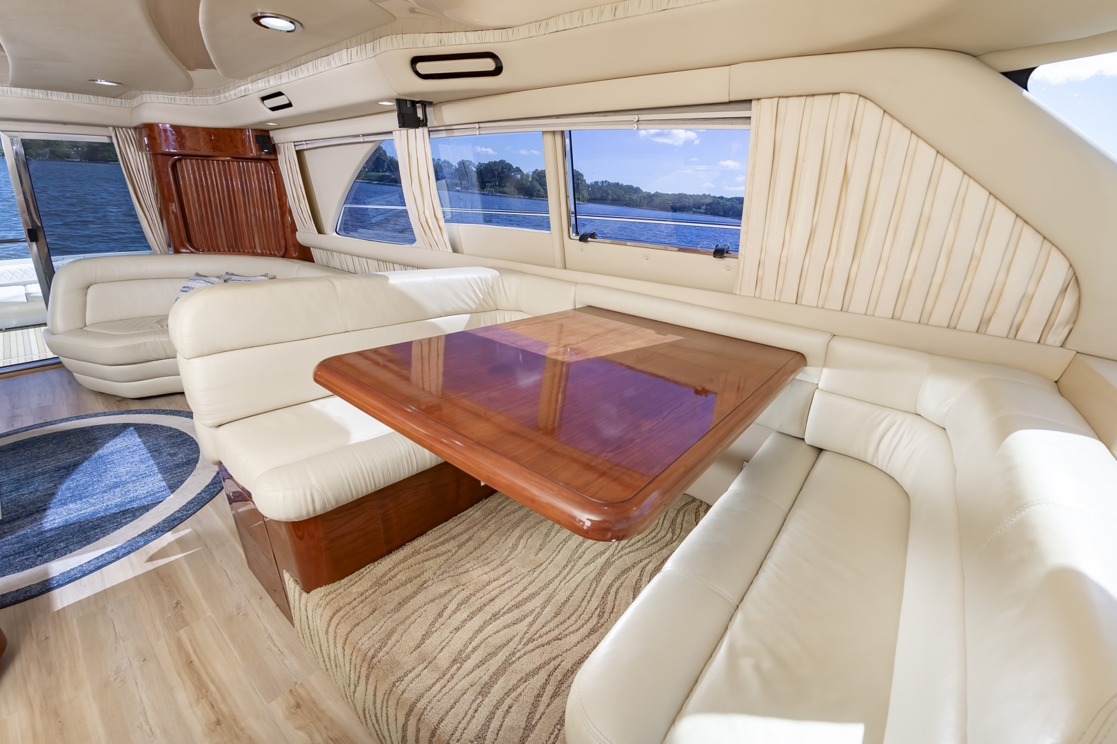 2002 Sea Ray 560 Sedan Bridge - Image 29