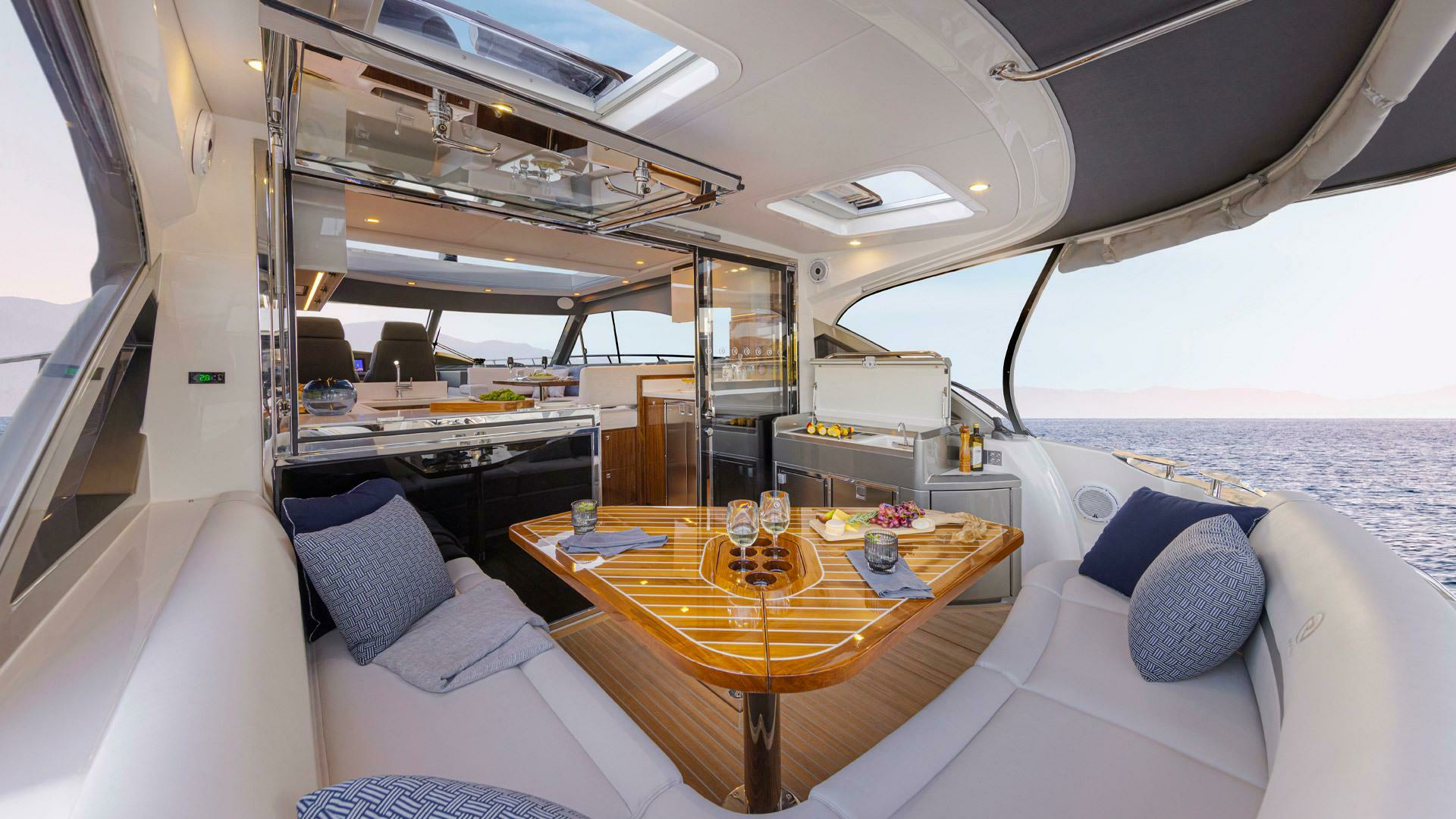 2026 Riviera 4600 Sport Yacht Platinum Edition - Image 7