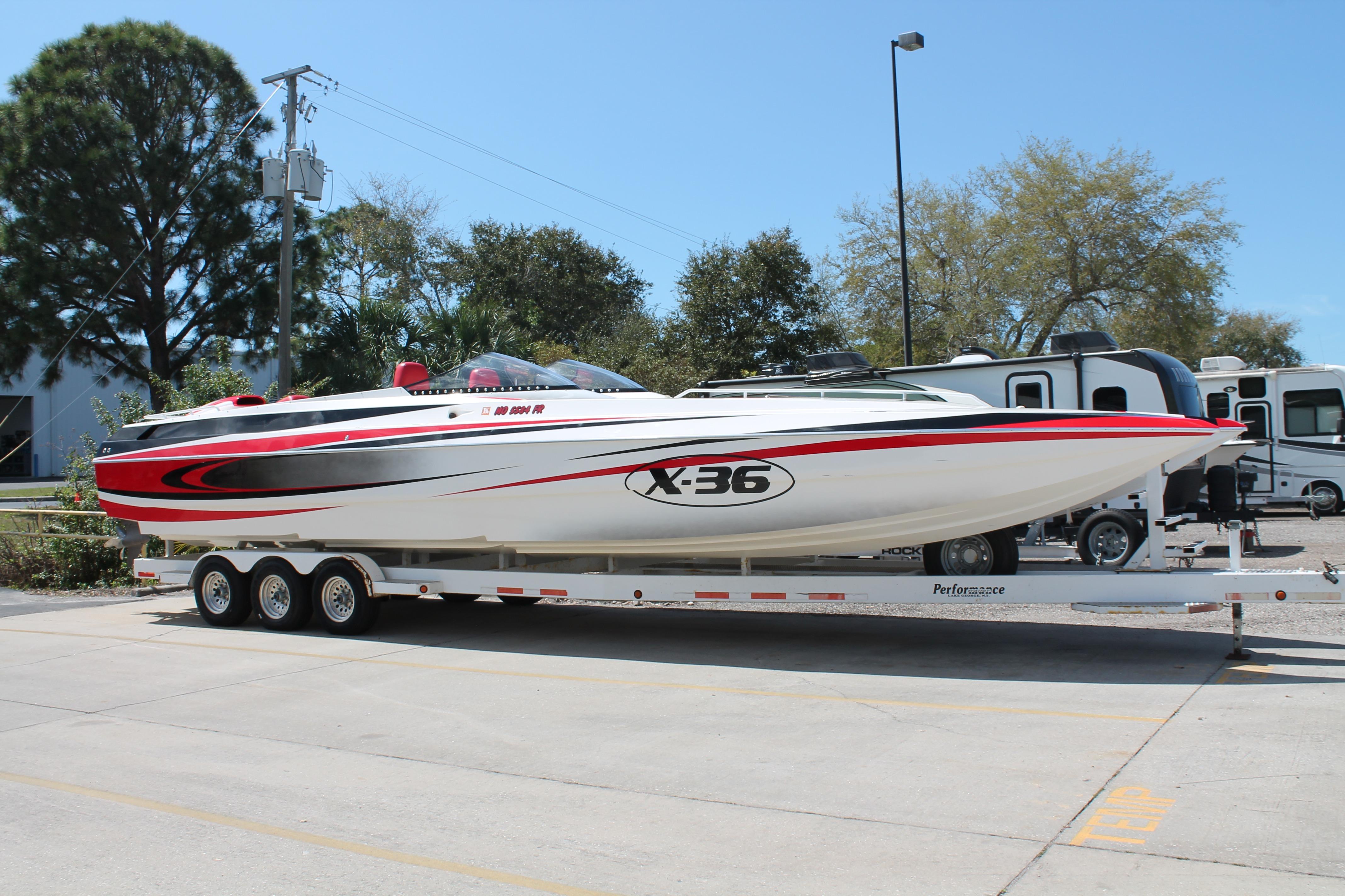 2004 Spectre 36 Cat