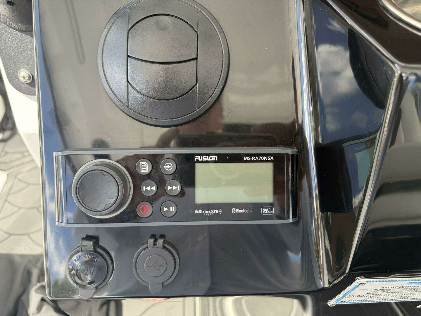 2022 Wellcraft 352 Fisherman - Image 11