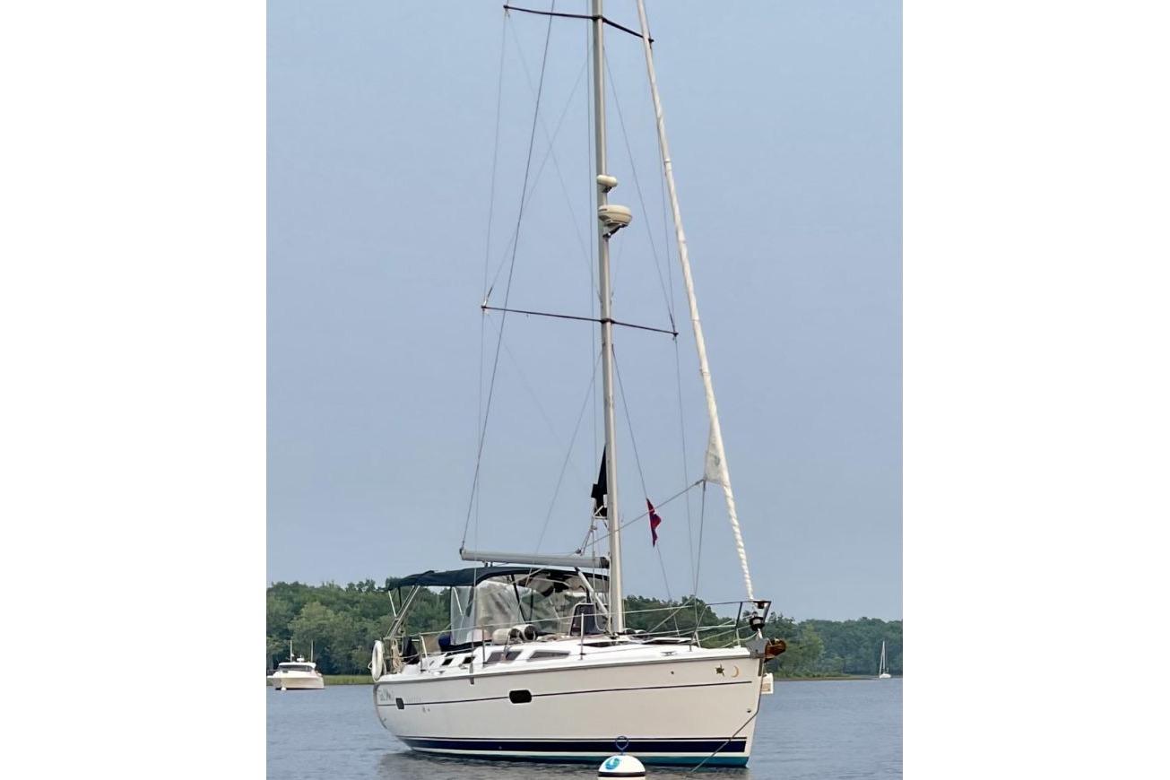 2004 Hunter 36
