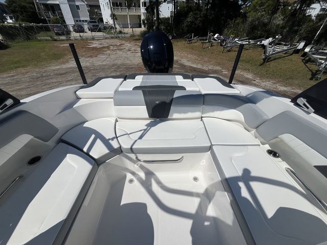 2026 Chaparral 23 SSi OB - 11
