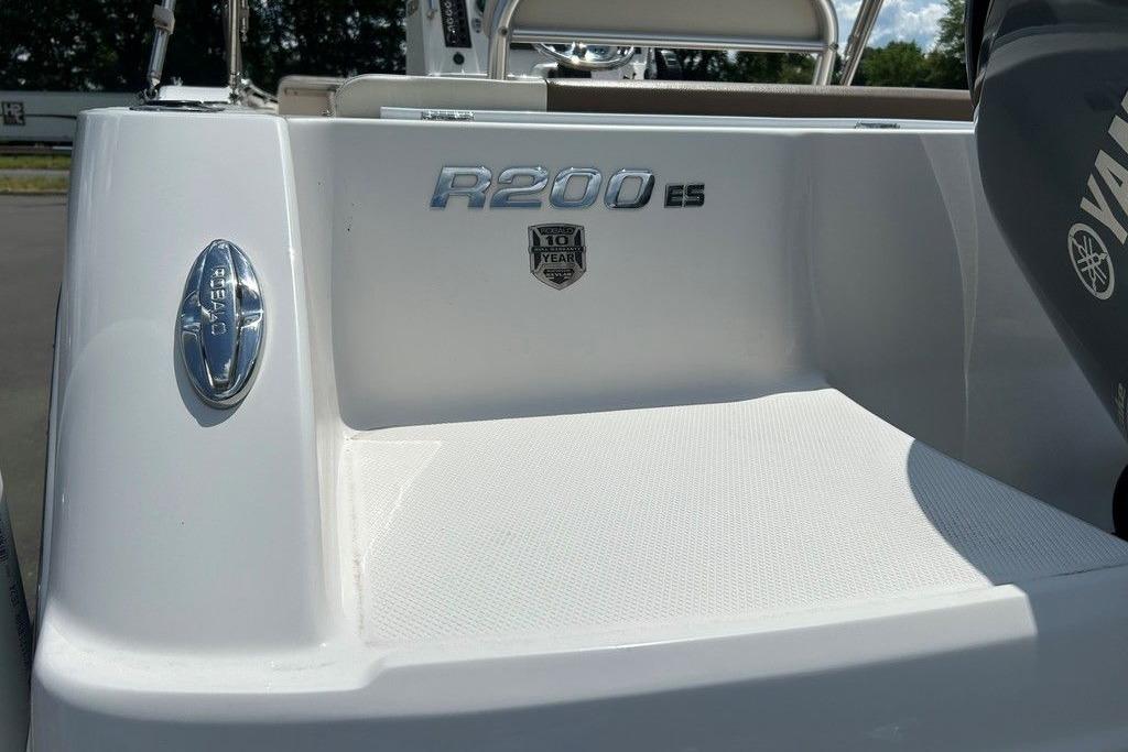 2017 Robalo R200ES boat stern with Yamaha engine, showcasing model badge and logo.