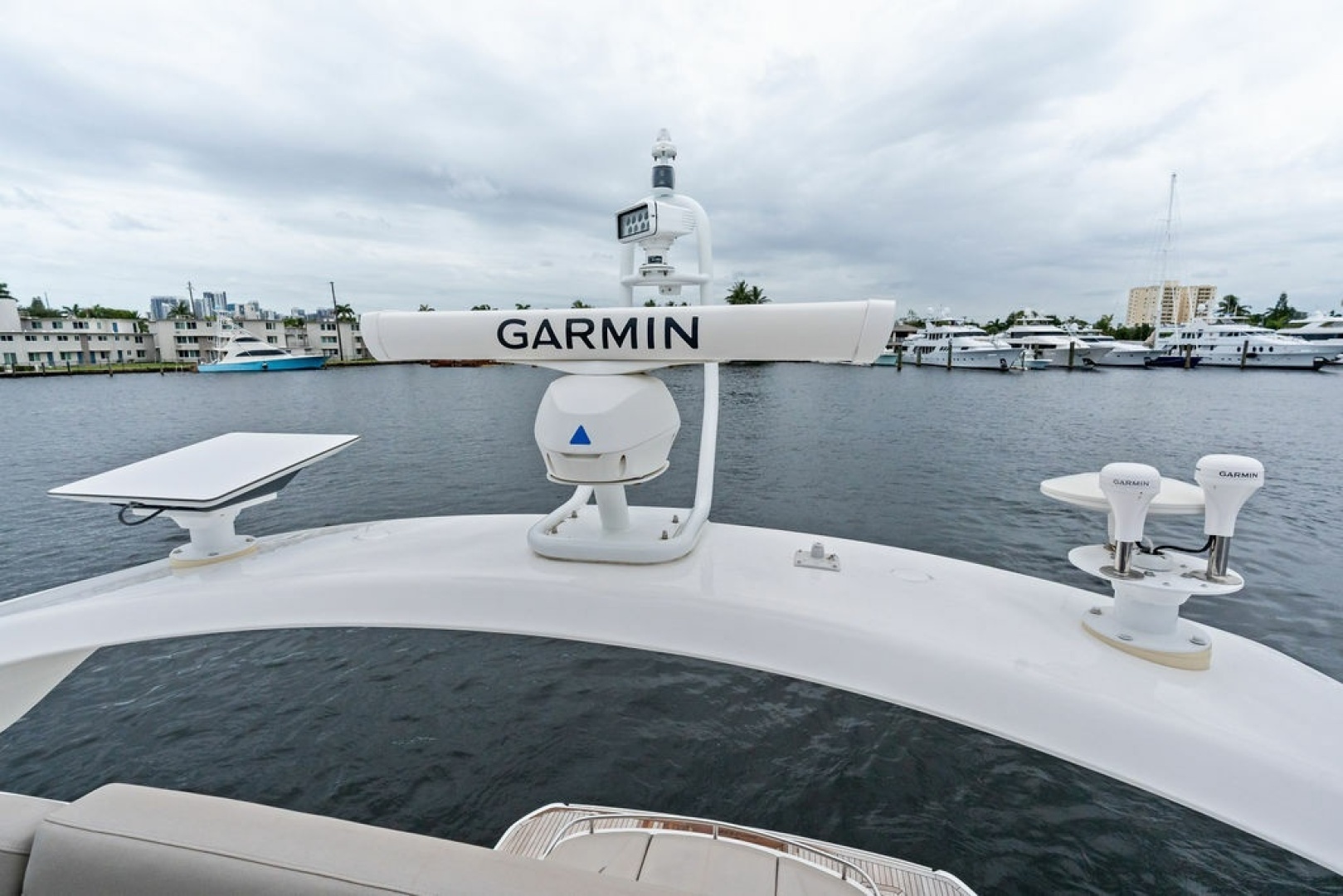 2020 Princess S62 Sportbridge - Image 31