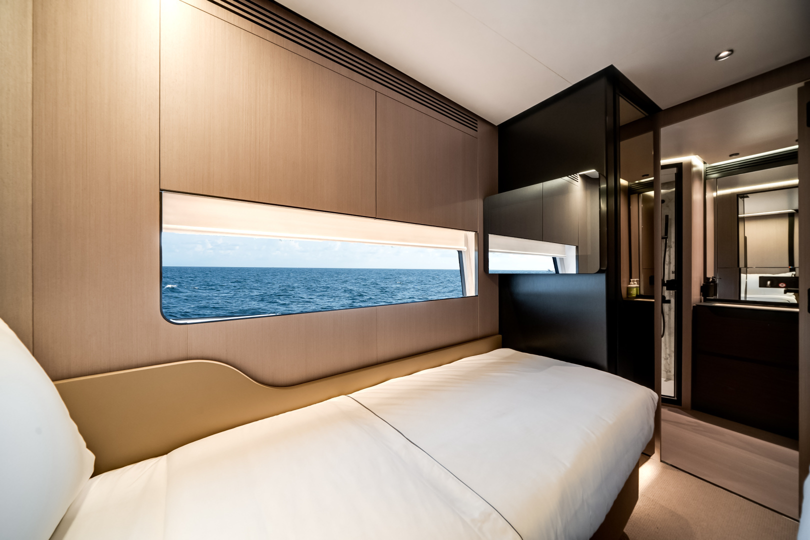 2026 Azimut S8 - Image 25