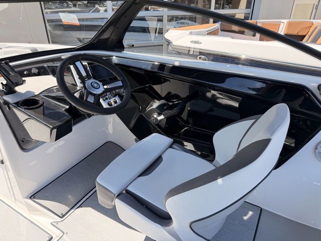 2026 Yamaha Boats AR220 - 15