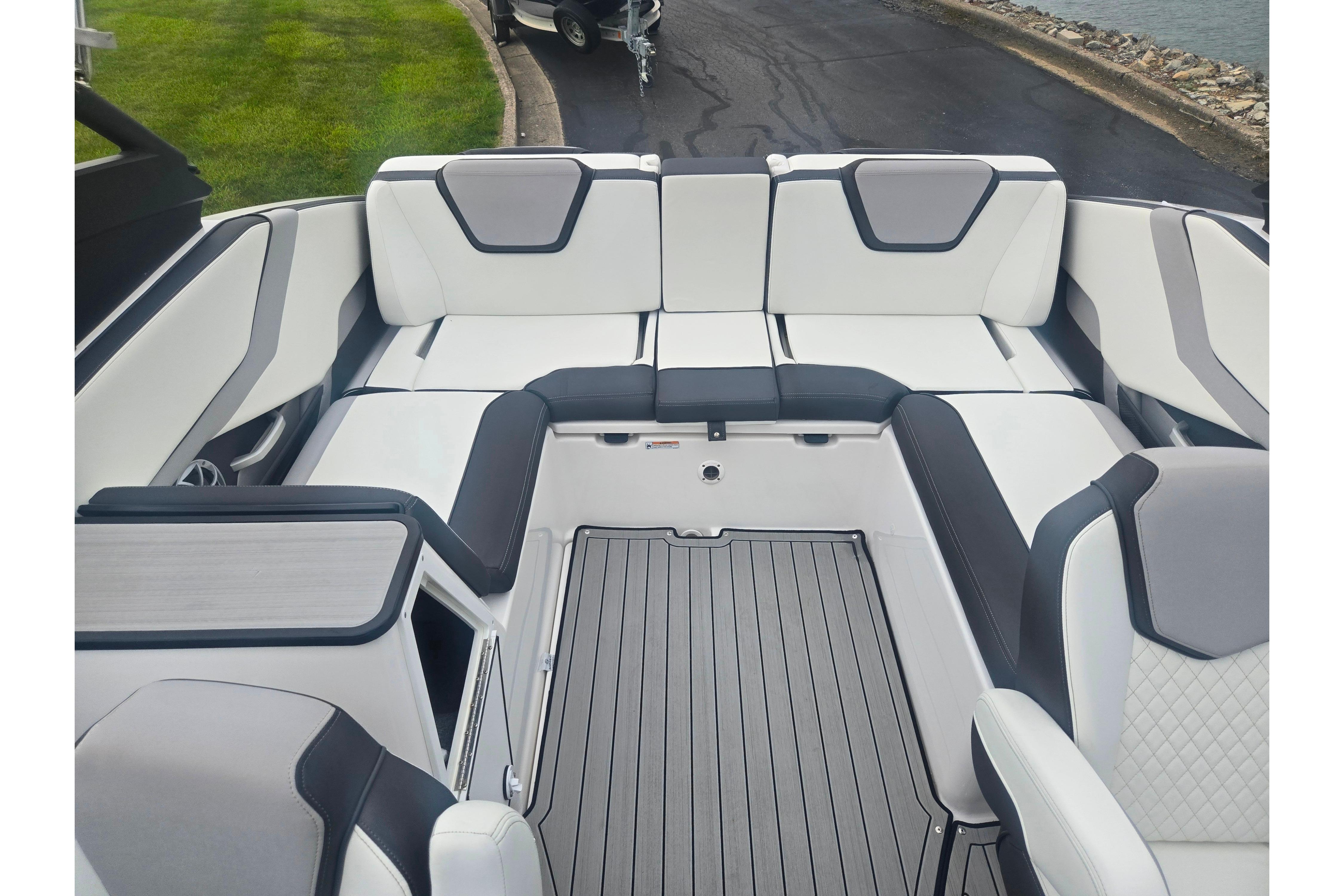 2023 Yamaha Boats 252S interior with sleek, modern seating and stylish design.