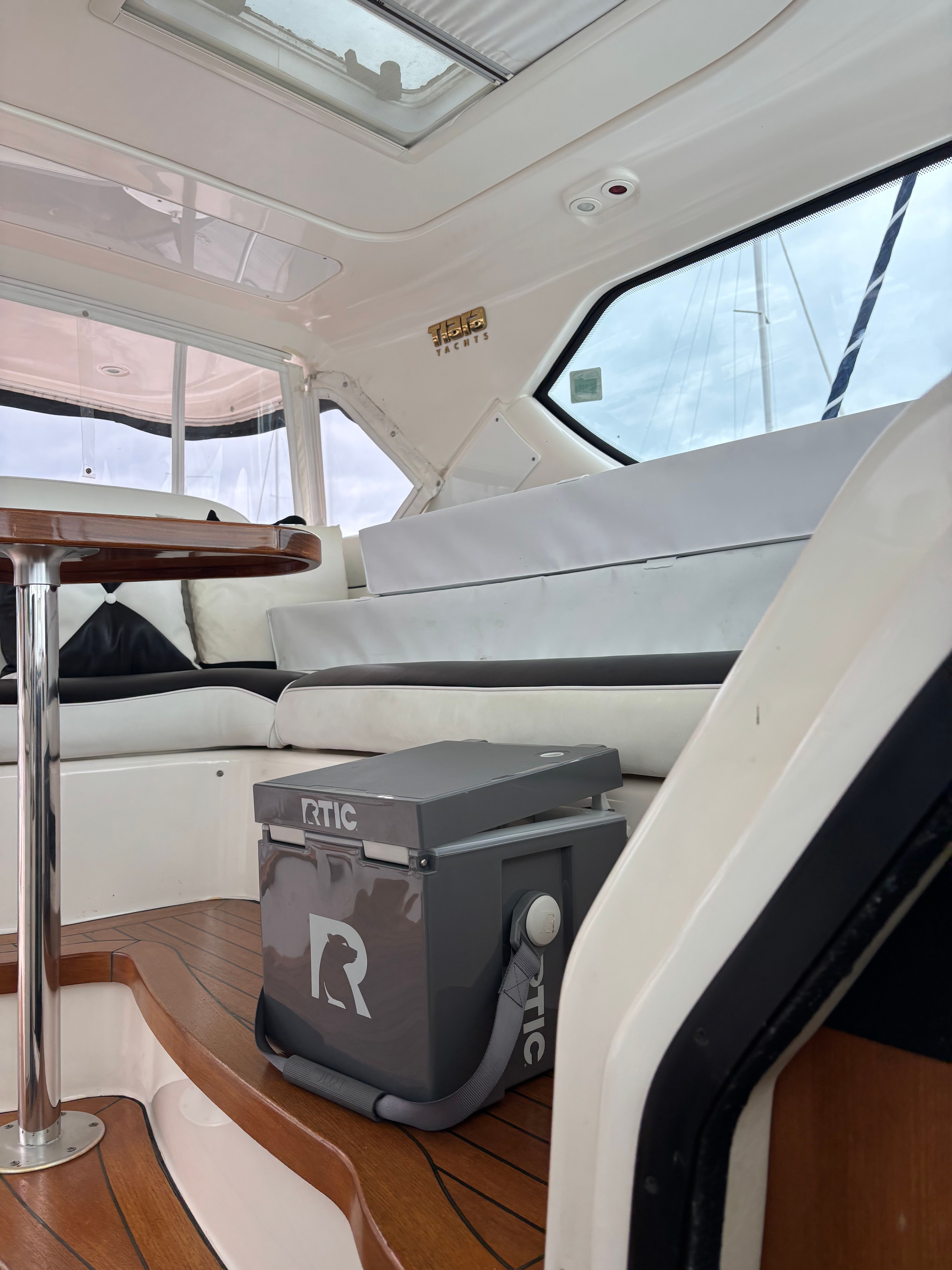 2006 Tiara Yachts 4400 Sovran - 16