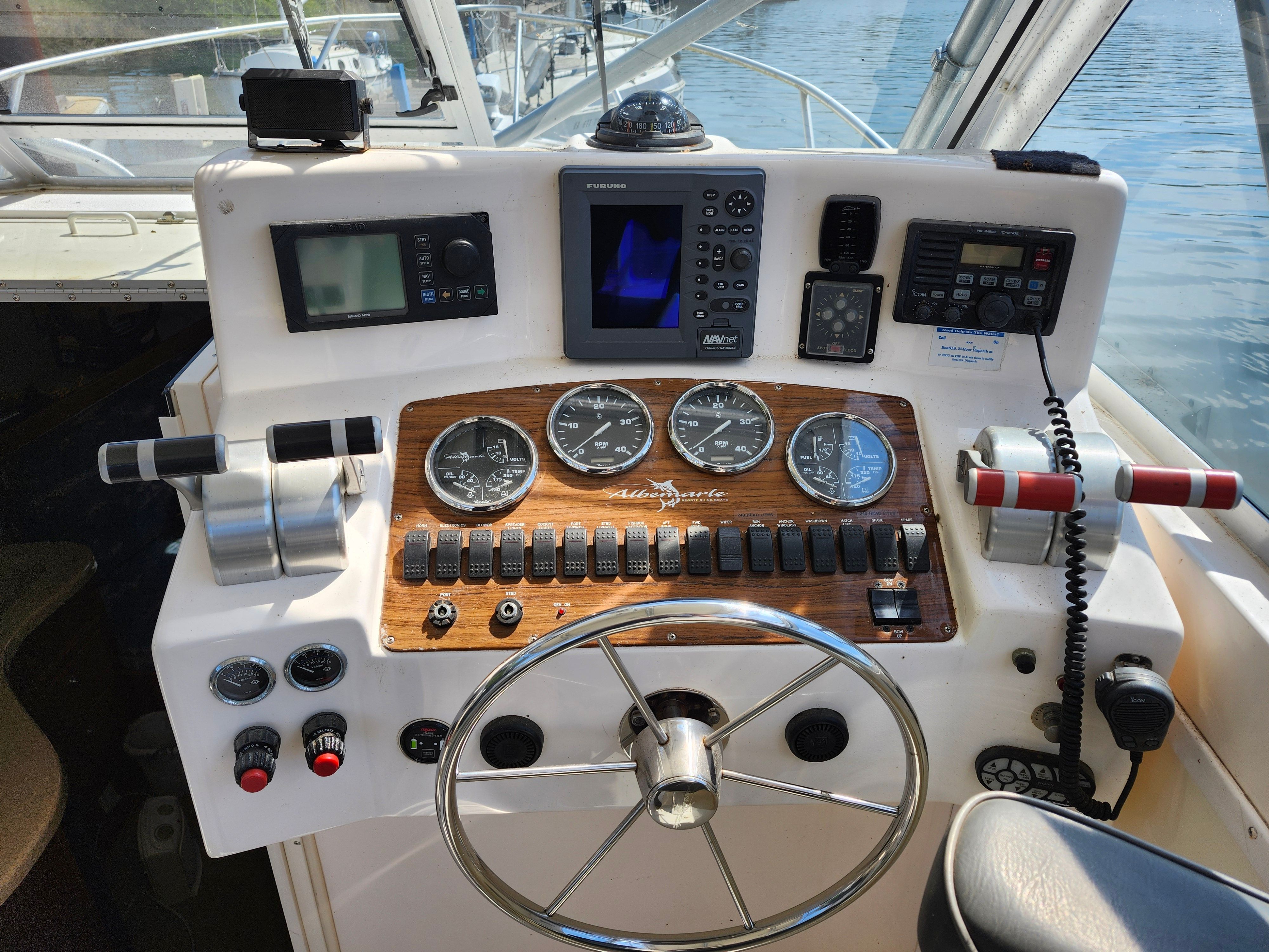 2004 Albemarle 320 Express Fisherman - 9