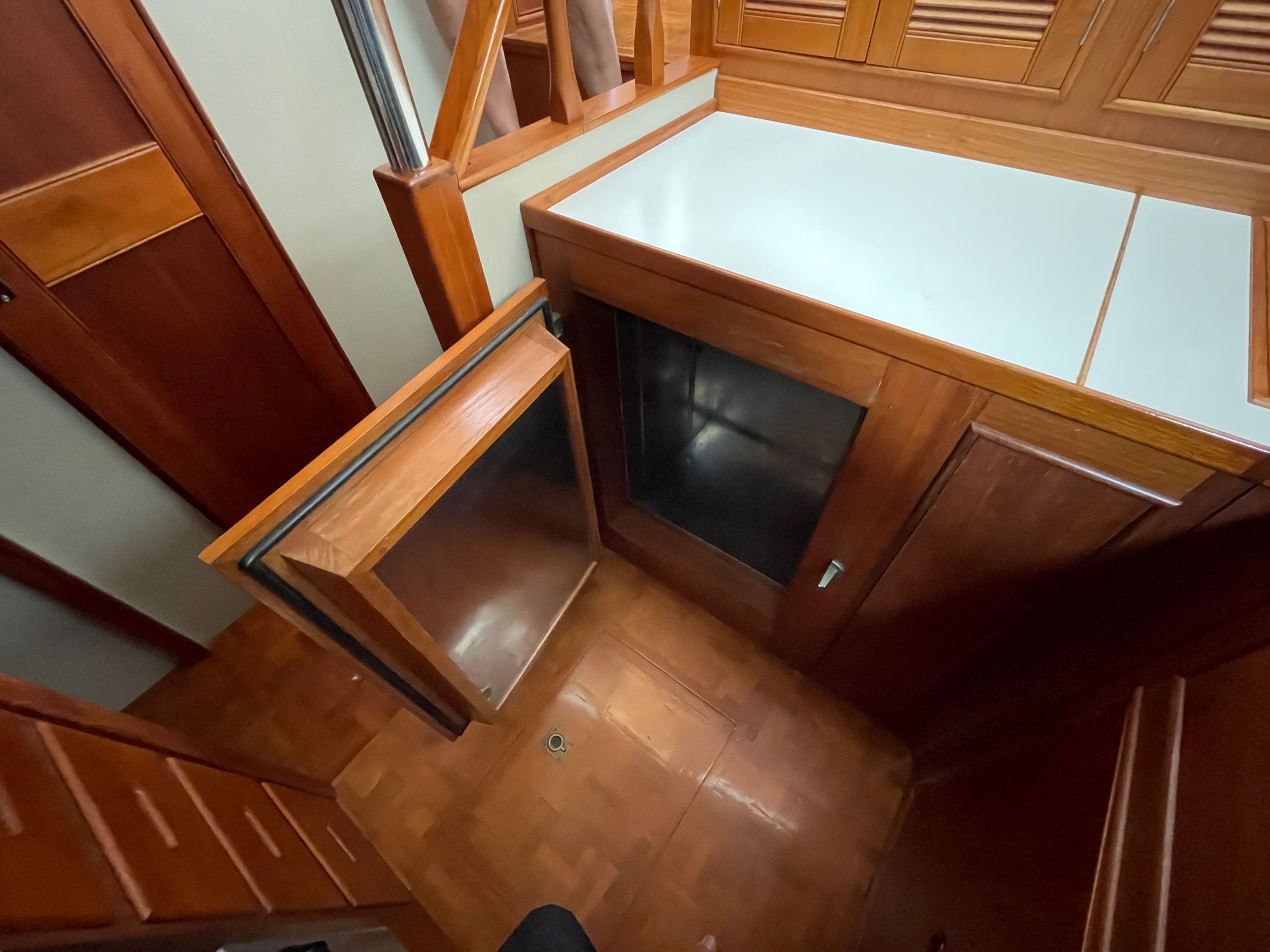 1985 Grand Banks 42 Motor Yacht - 33