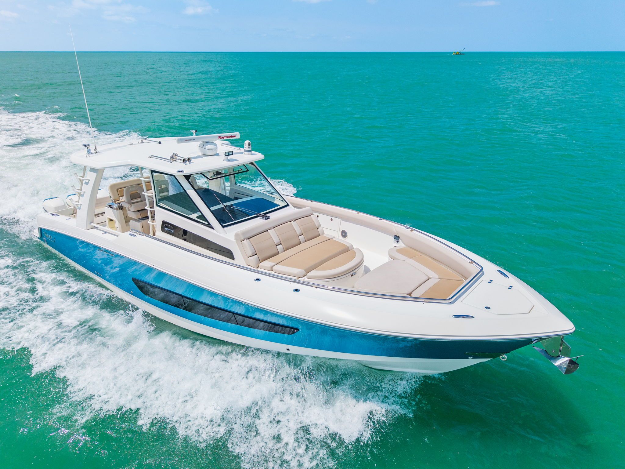 2018 Boston Whaler 420 Outrage