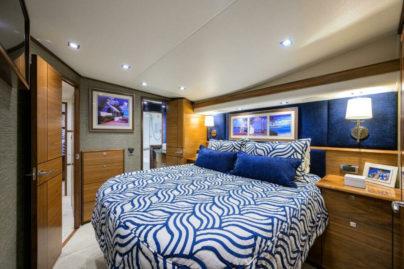 2023 Viking 64 Convertible - Image 19