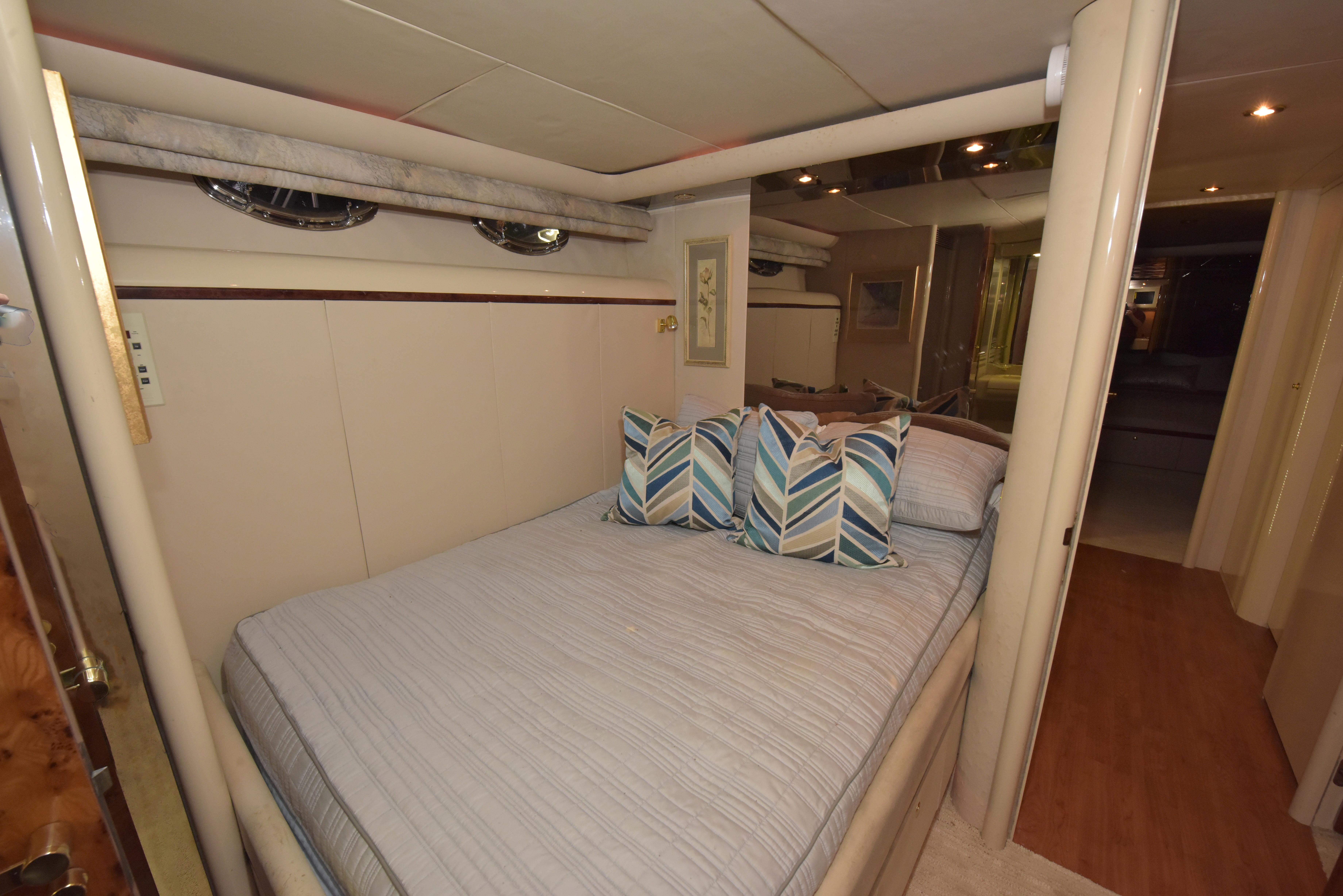 1994 Lazzara 76 Lazzara motor yacht - 94