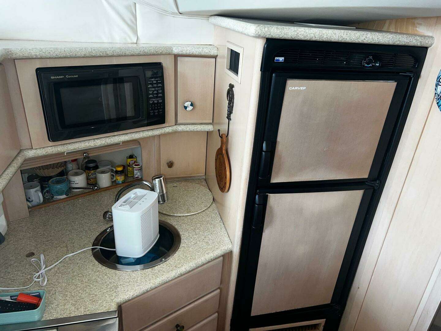 1999 Carver 356 Aft Cabin - Image 33