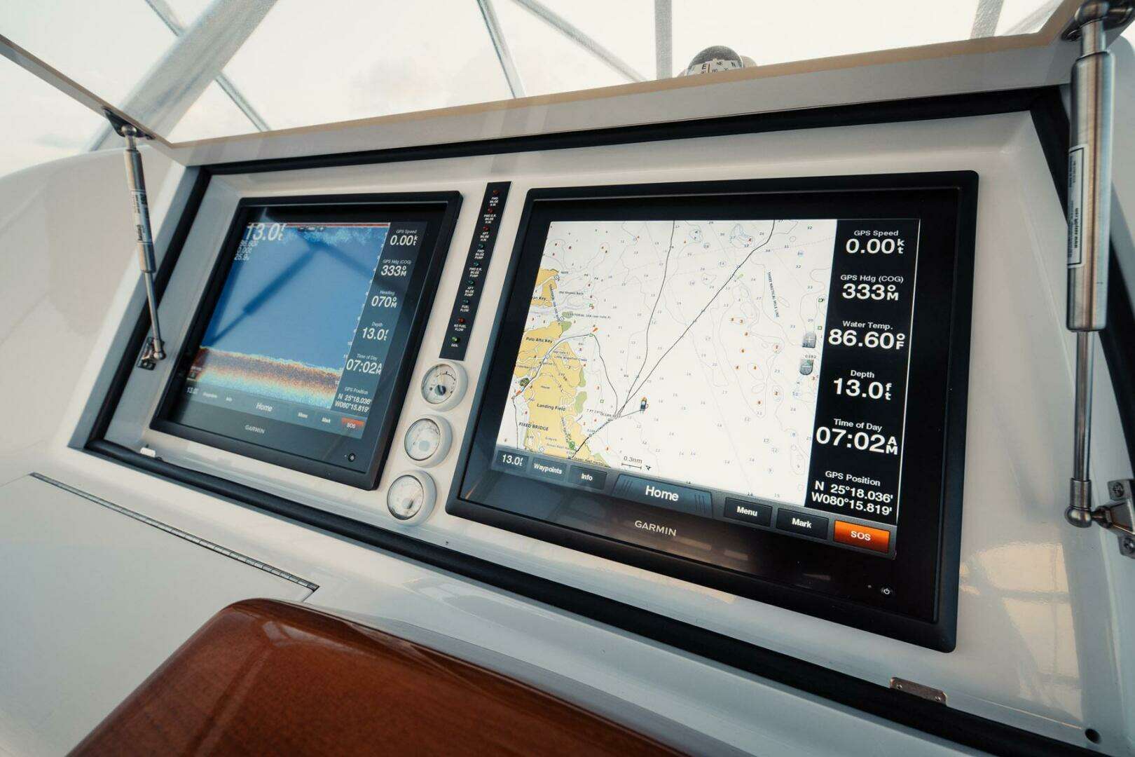 2016 F&S 40 Open Express - Image 15