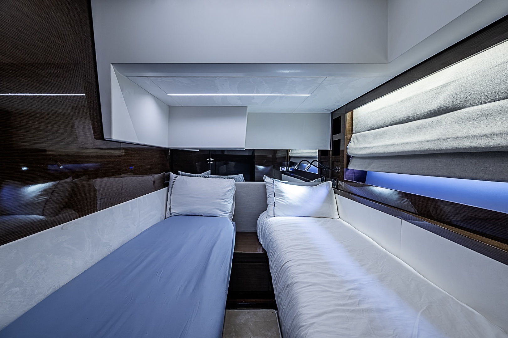 2021 Prestige 520 - Image 40