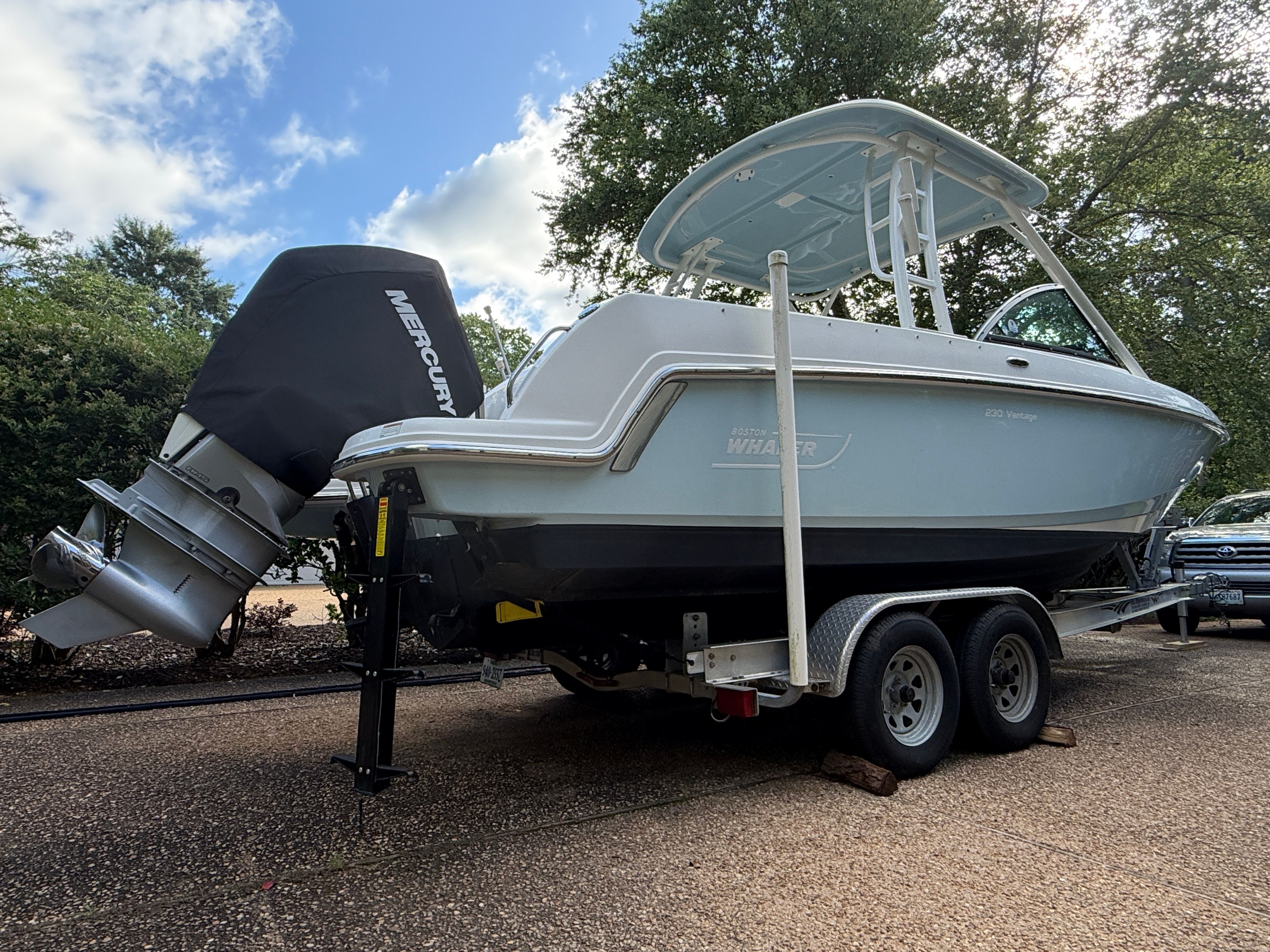 2020 Boston Whaler Vantage 230 - 3