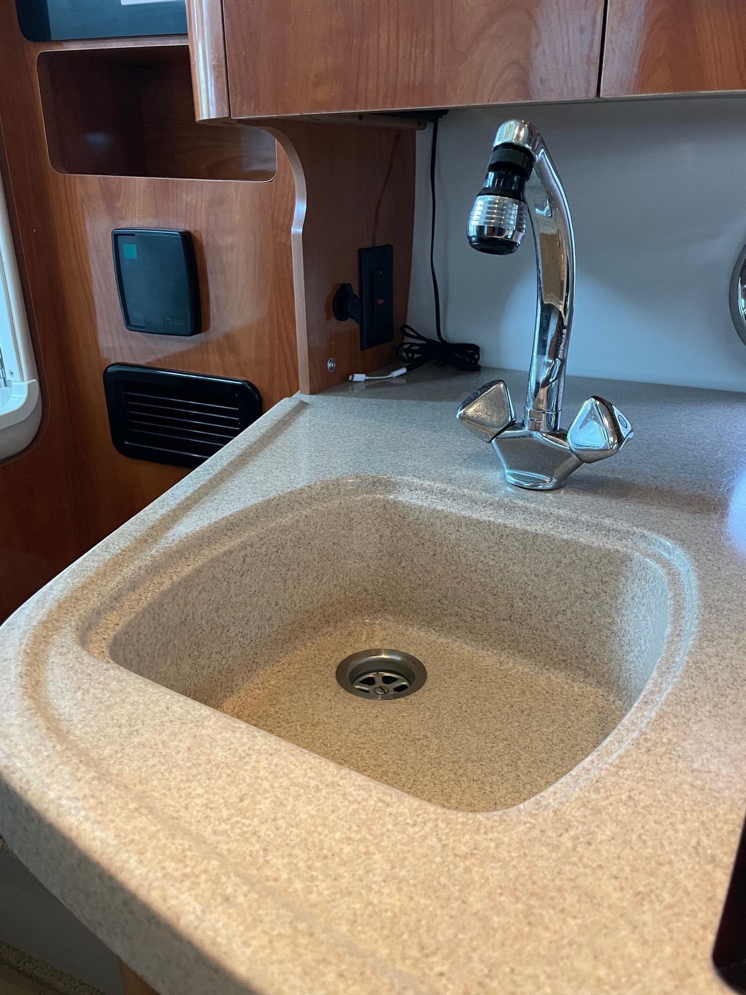 2004 Four Winns 248 Vista - 23