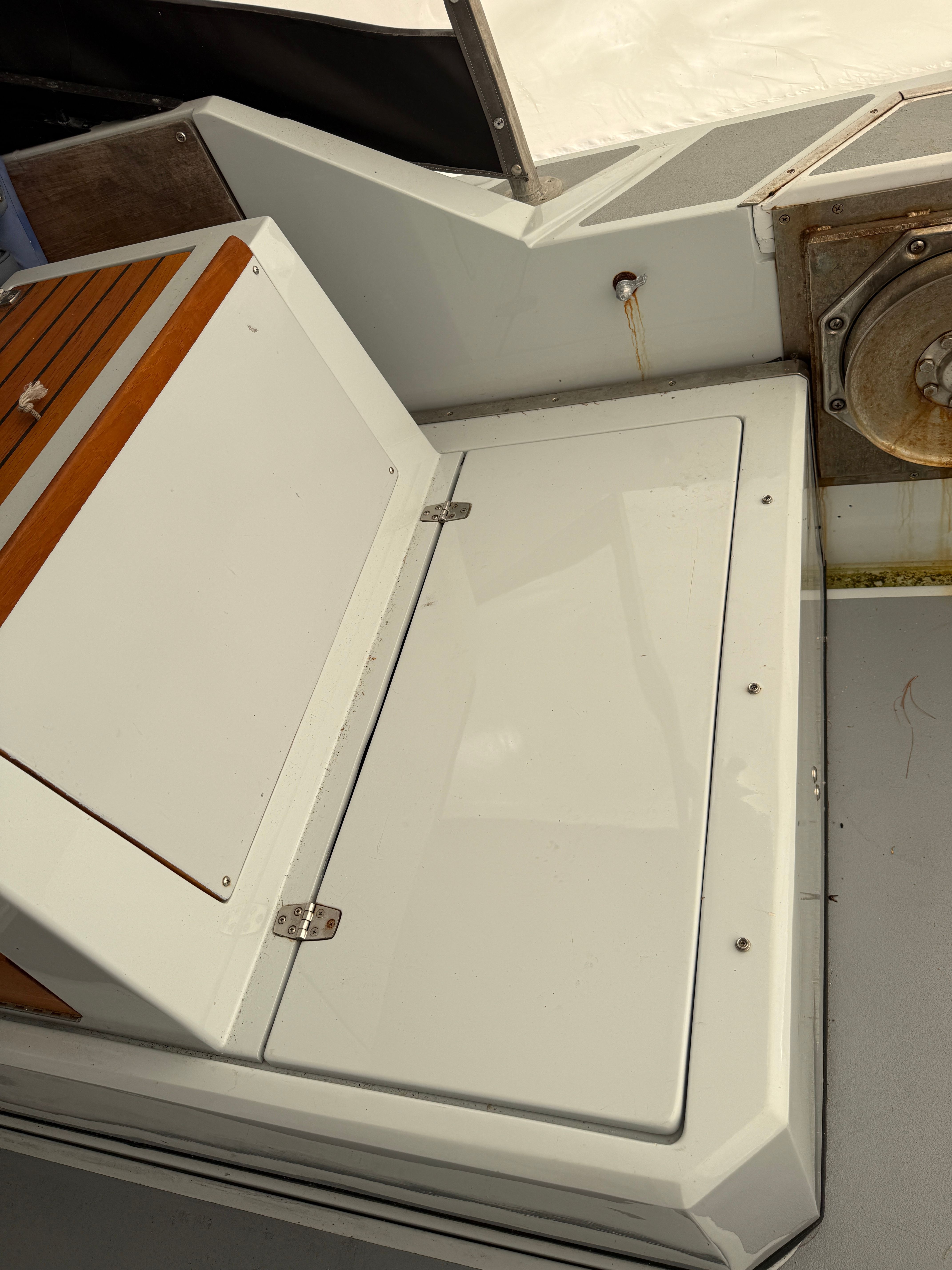 Starboard aft seating.JPG
