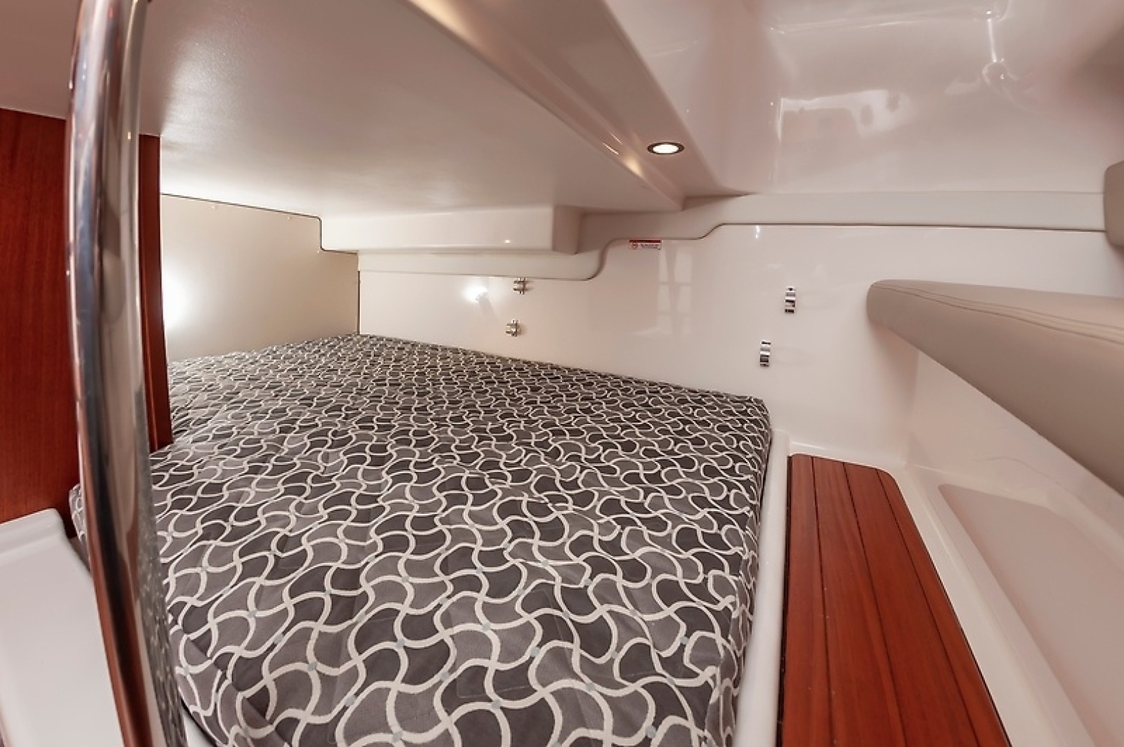 2015 Pursuit 385 OS - Image 36