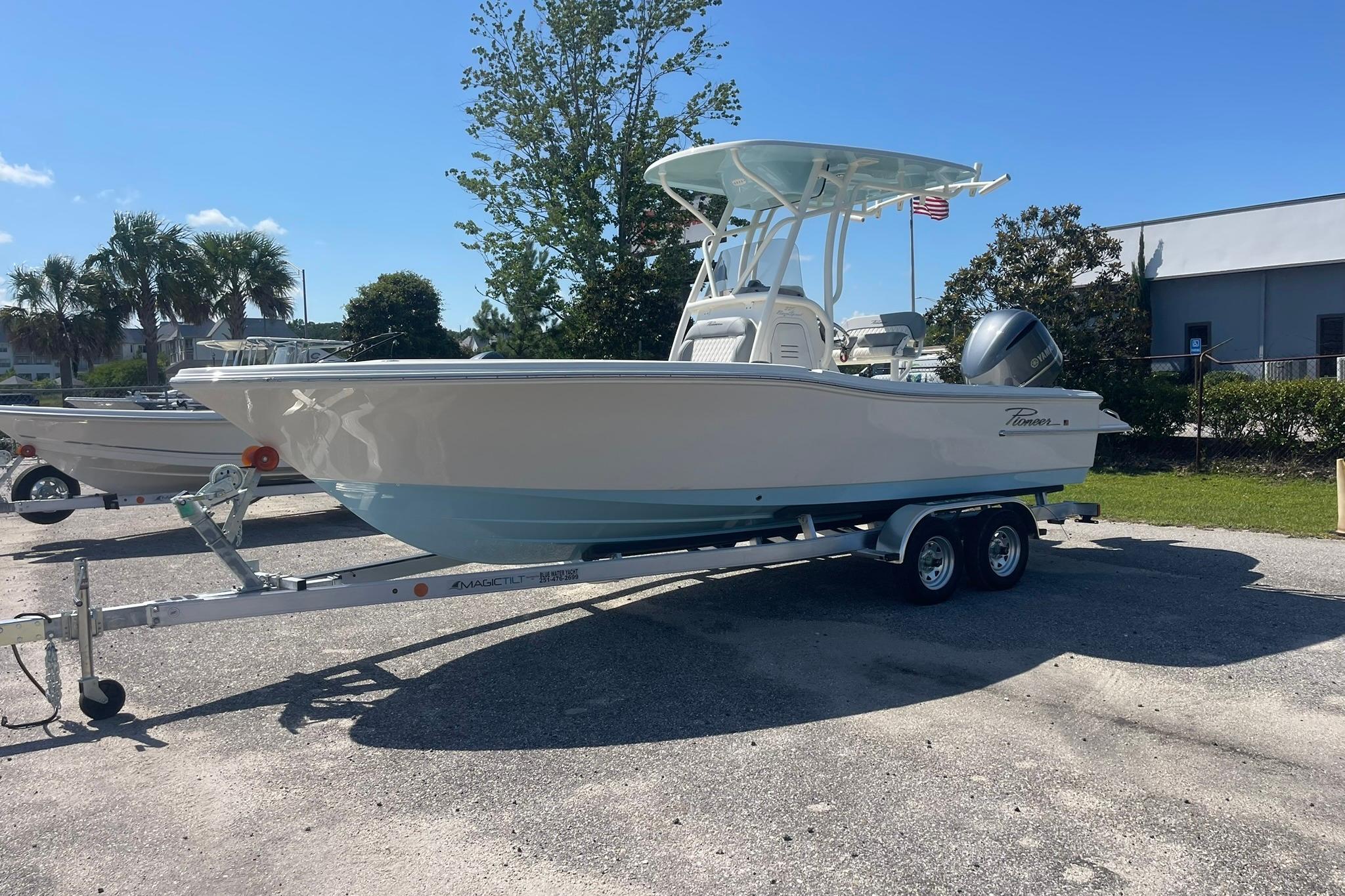 2026 Pioneer 220 Bay Sport