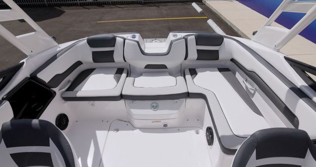 2026 Yamaha Boats 195S - 12