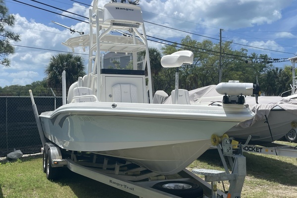 2022 Ranger 2510 Bay