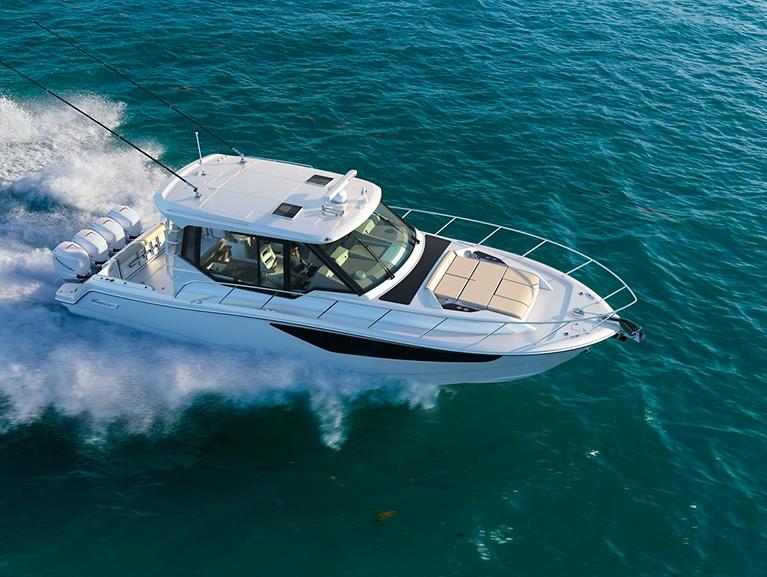 2024 Boston Whaler 405 Conquest