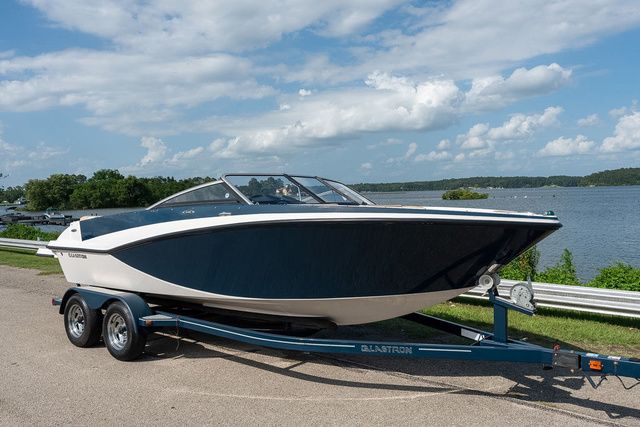 2016 Glastron GT 205 - 2