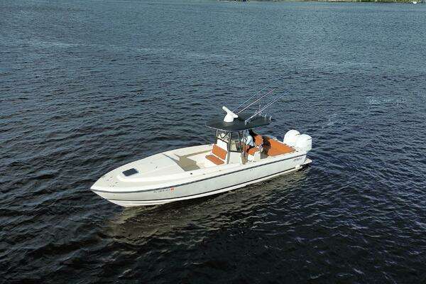 2004 Intrepid 32 CUDDY