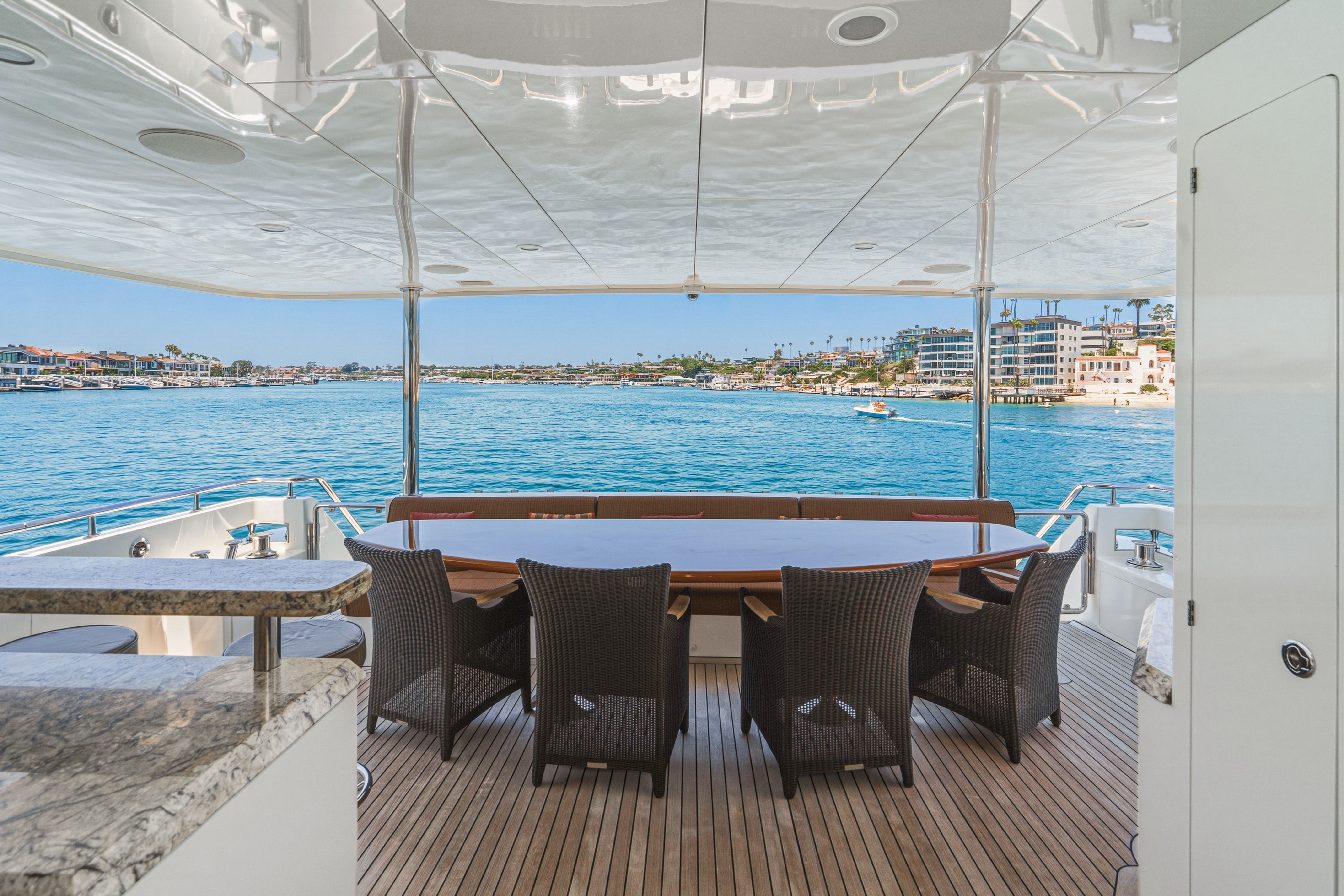 2015 Ocean Alexander 90 Skylounge Motoryacht - 27