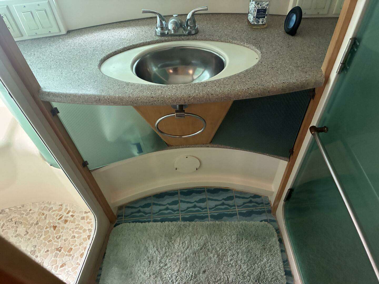 1996 Carver 455 Aft Cabin - Image 15