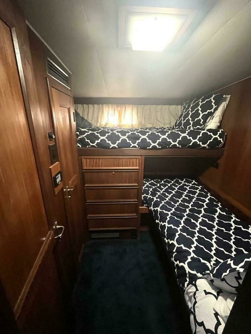 1981 Hatteras 48 Motoryacht - Image 17